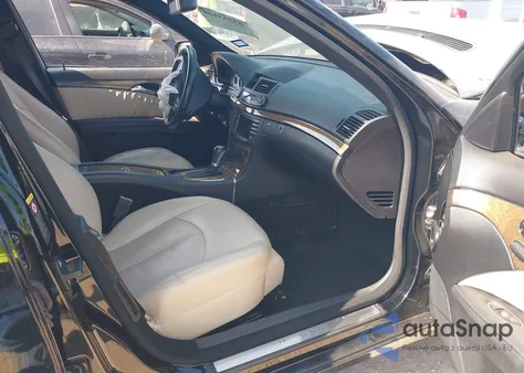 2008 Mercedes-Benz E 550 z USA, uszkodzony, nr VIN WDBUF72X08B328357